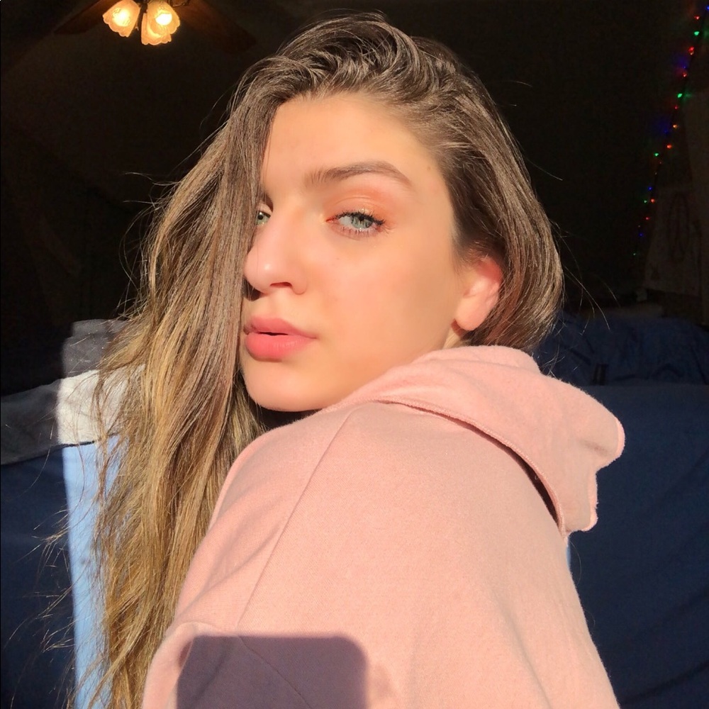 🛍Meet your Posher, Hayley🎊